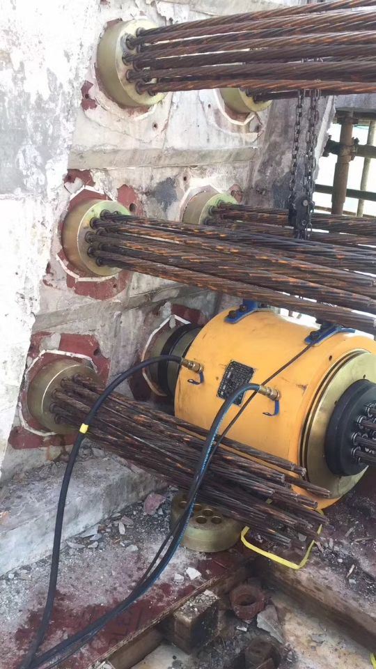 Tensione idraulica Jack della posta per la sollecitazione dei fili del PC nella costruzione di ponte
